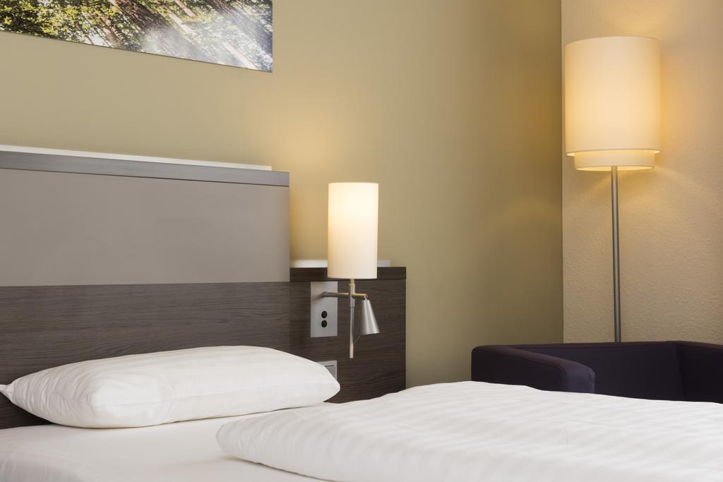 Mercure Duesseldorf Airport Ratingen Oda fotoğraf
